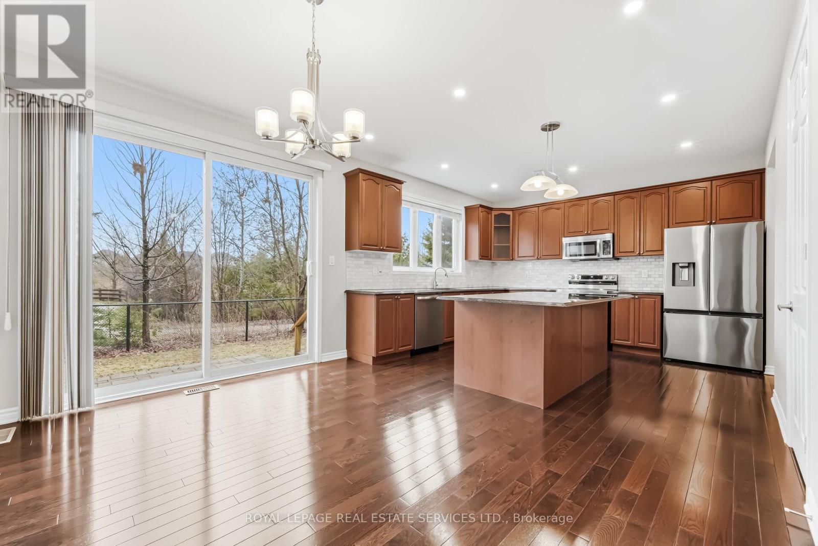 












2383 CALLOWAY DRIVE

,
Oakville,




Ontario
L6M0C1

