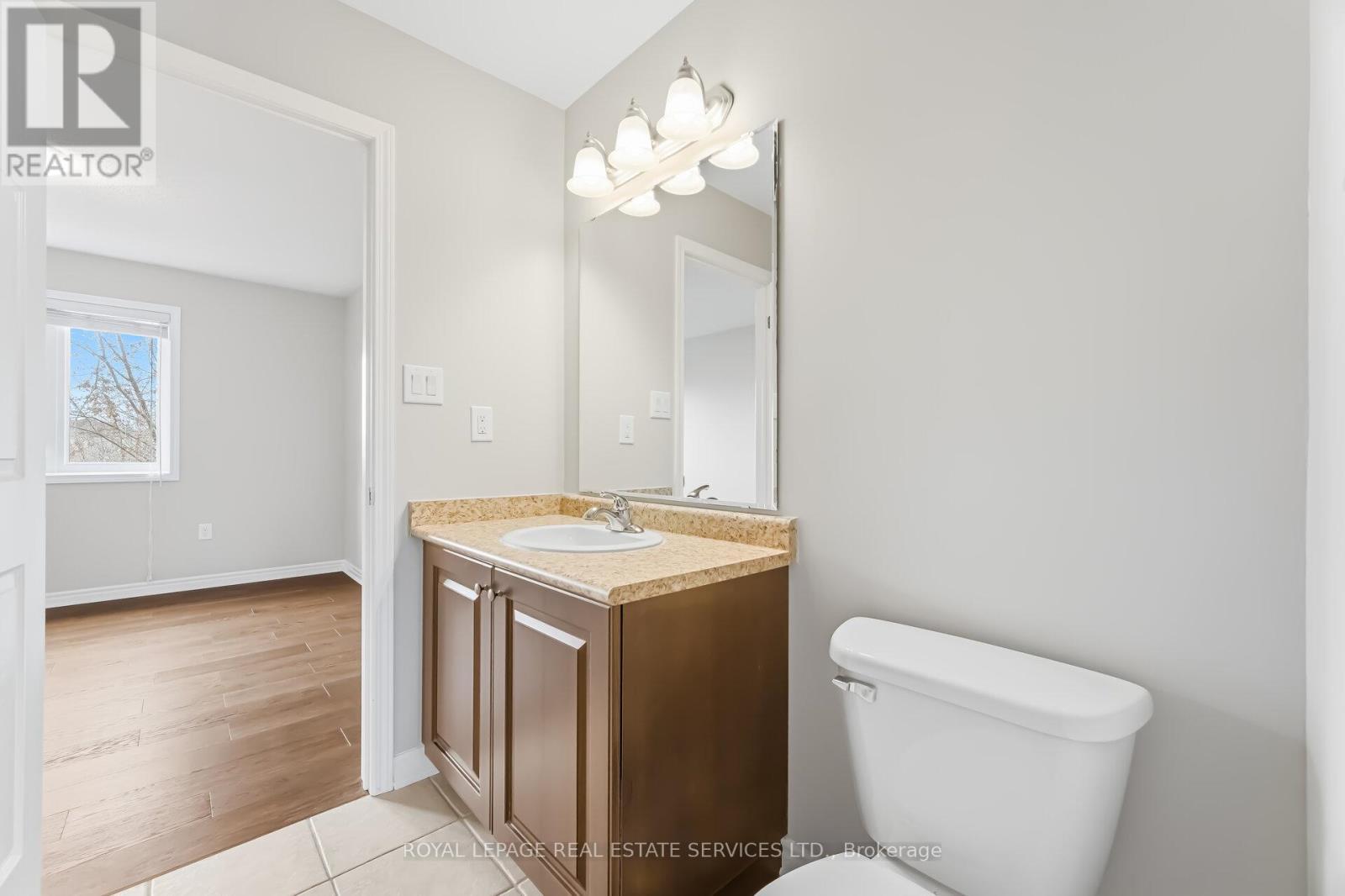 












2383 CALLOWAY DRIVE

,
Oakville,




Ontario
L6M0C1

