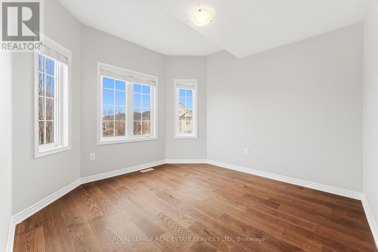 












2383 CALLOWAY DRIVE

,
Oakville,




Ontario
L6M0C1

