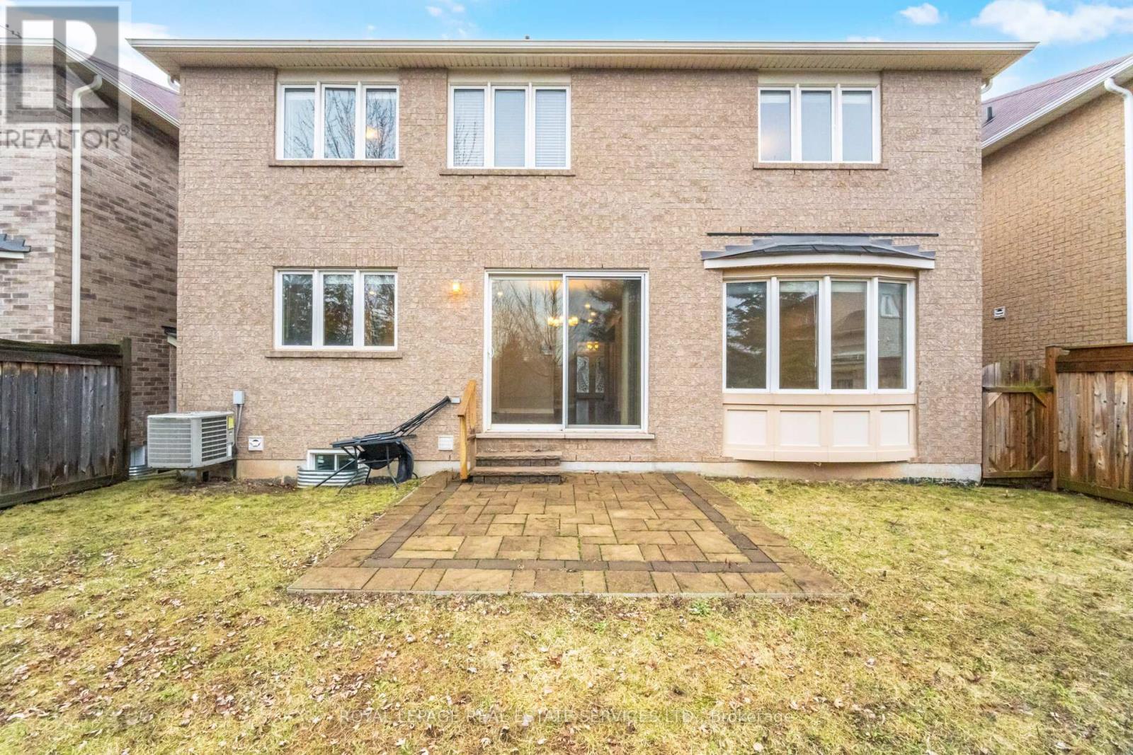 












2383 CALLOWAY DRIVE

,
Oakville,




Ontario
L6M0C1

