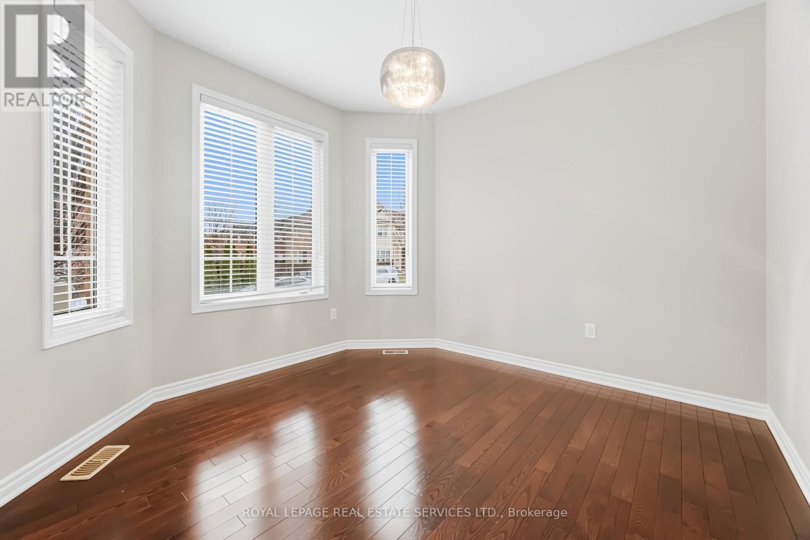 












2383 CALLOWAY DRIVE

,
Oakville,




Ontario
L6M0C1

