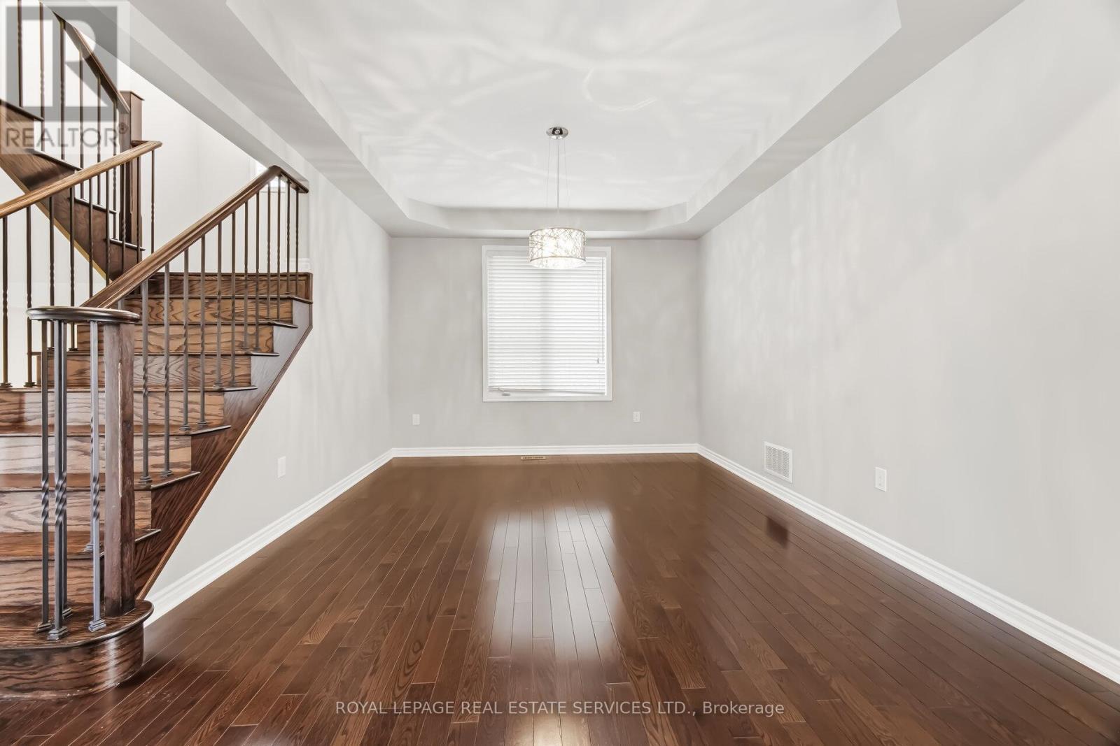 












2383 CALLOWAY DRIVE

,
Oakville,




Ontario
L6M0C1

