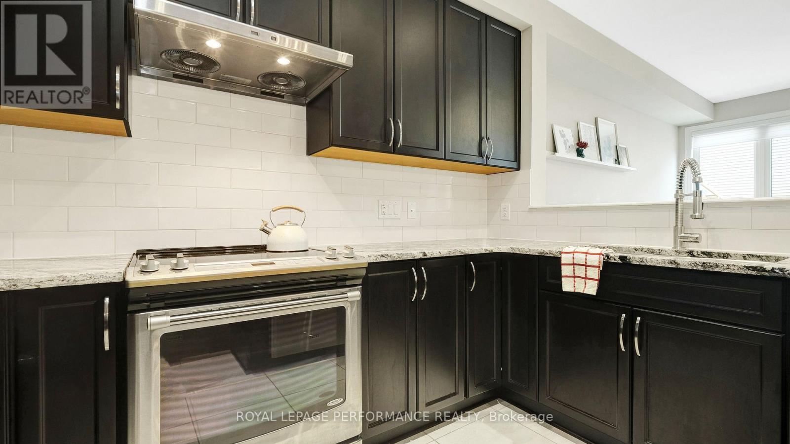 












338 ALASKEN DRIVE

,
Ottawa,




Ontario
K1T0M4


