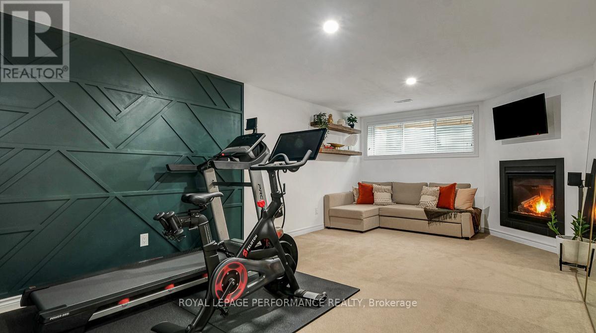 












338 ALASKEN DRIVE

,
Ottawa,




Ontario
K1T0M4

