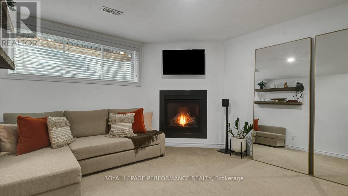 












338 ALASKEN DRIVE

,
Ottawa,




Ontario
K1T0M4

