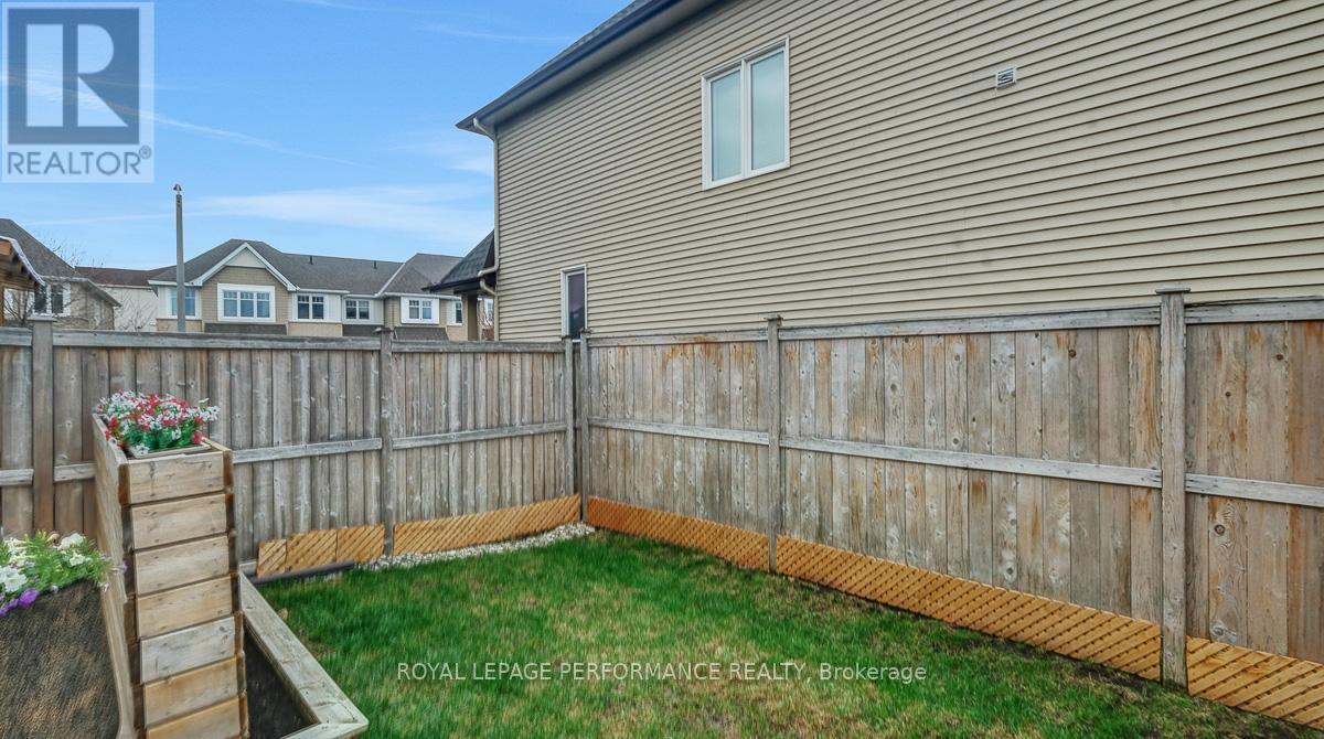 












338 ALASKEN DRIVE

,
Ottawa,




Ontario
K1T0M4

