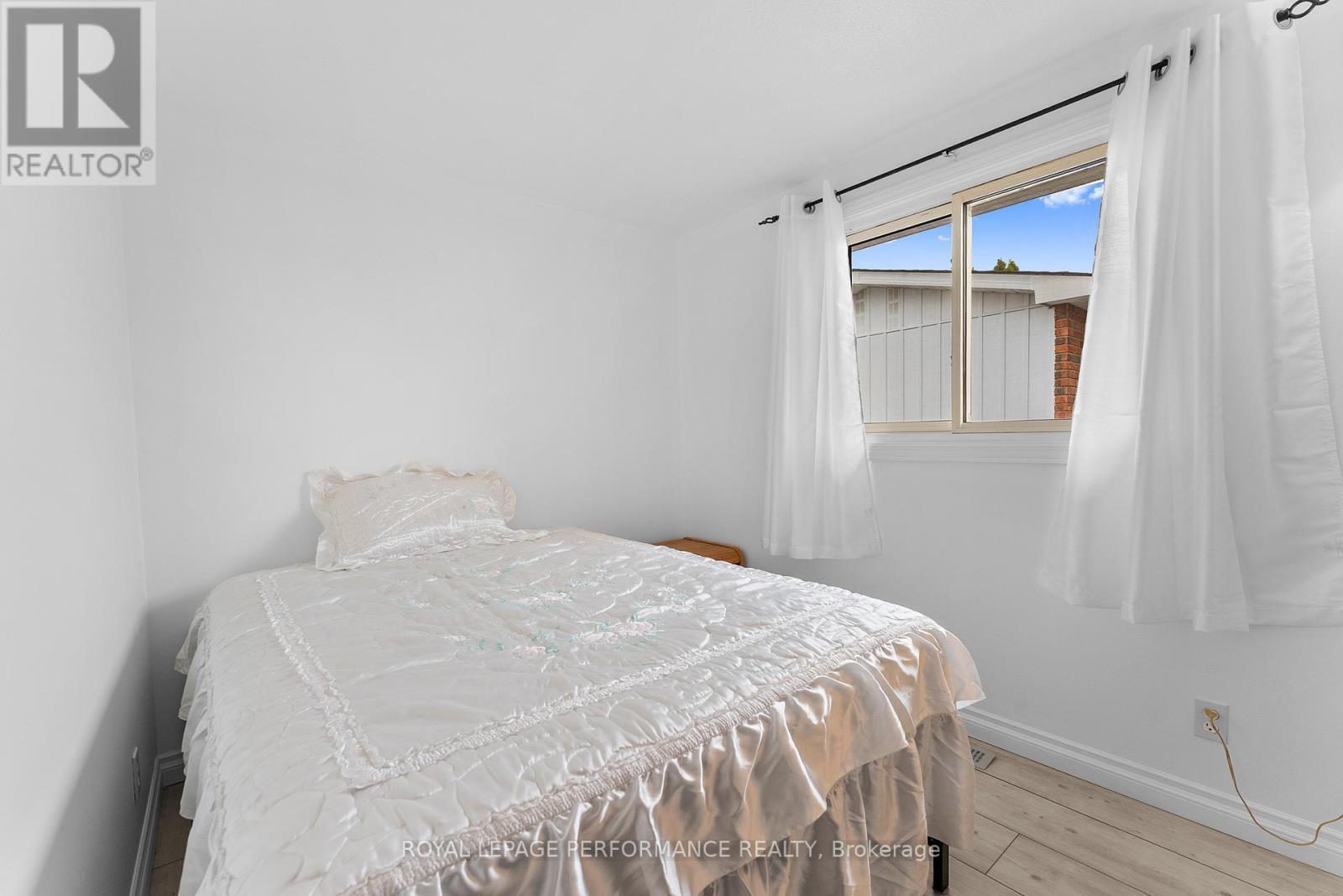 












420 HATFIELD CRESCENT

,
Ottawa,




Ontario
K1E1M8

