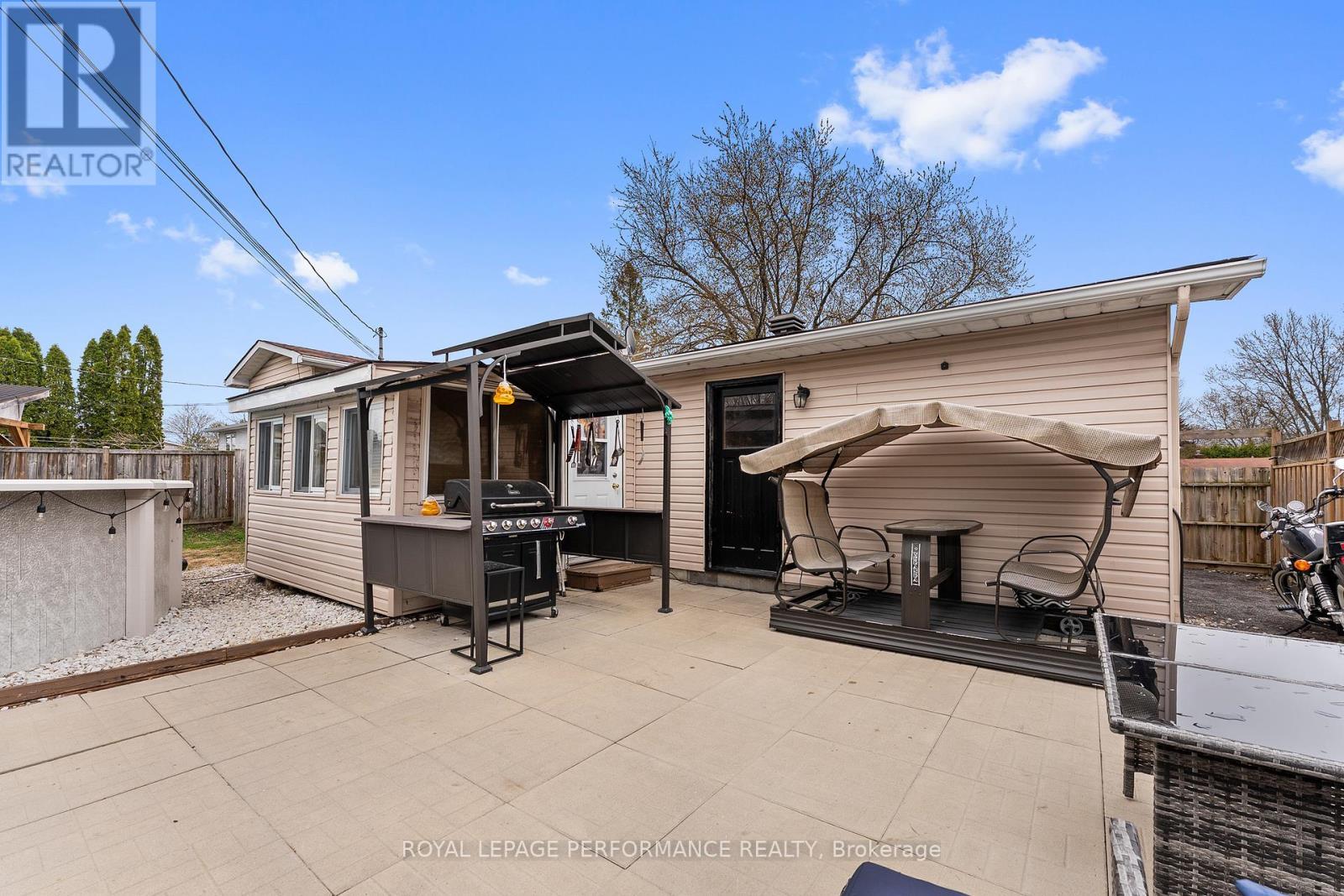 












420 HATFIELD CRESCENT

,
Ottawa,




Ontario
K1E1M8


