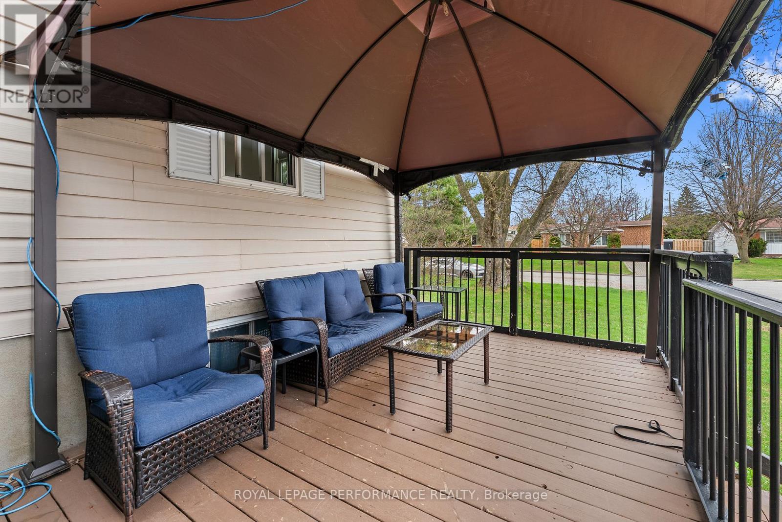 












420 HATFIELD CRESCENT

,
Ottawa,




Ontario
K1E1M8


