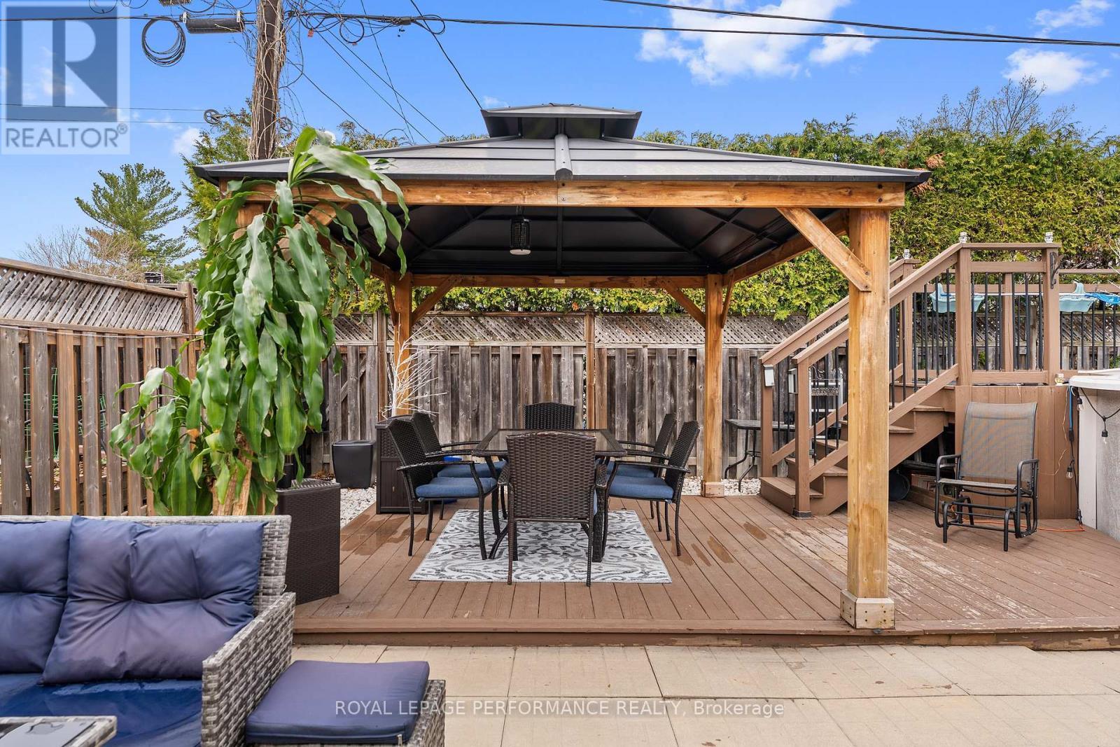 












420 HATFIELD CRESCENT

,
Ottawa,




Ontario
K1E1M8

