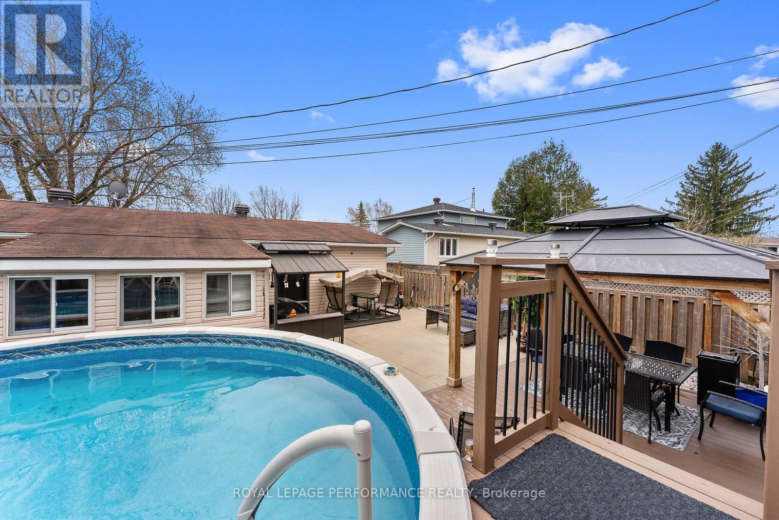 












420 HATFIELD CRESCENT

,
Ottawa,




Ontario
K1E1M8

