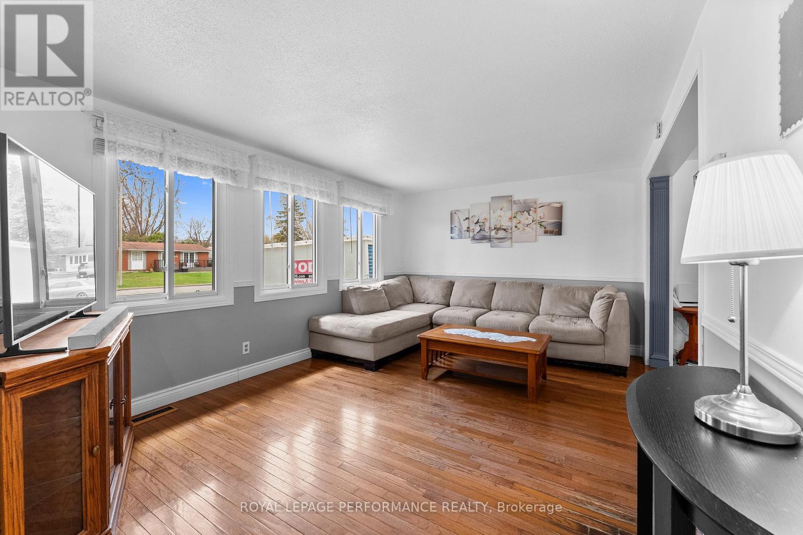 












420 HATFIELD CRESCENT

,
Ottawa,




Ontario
K1E1M8


