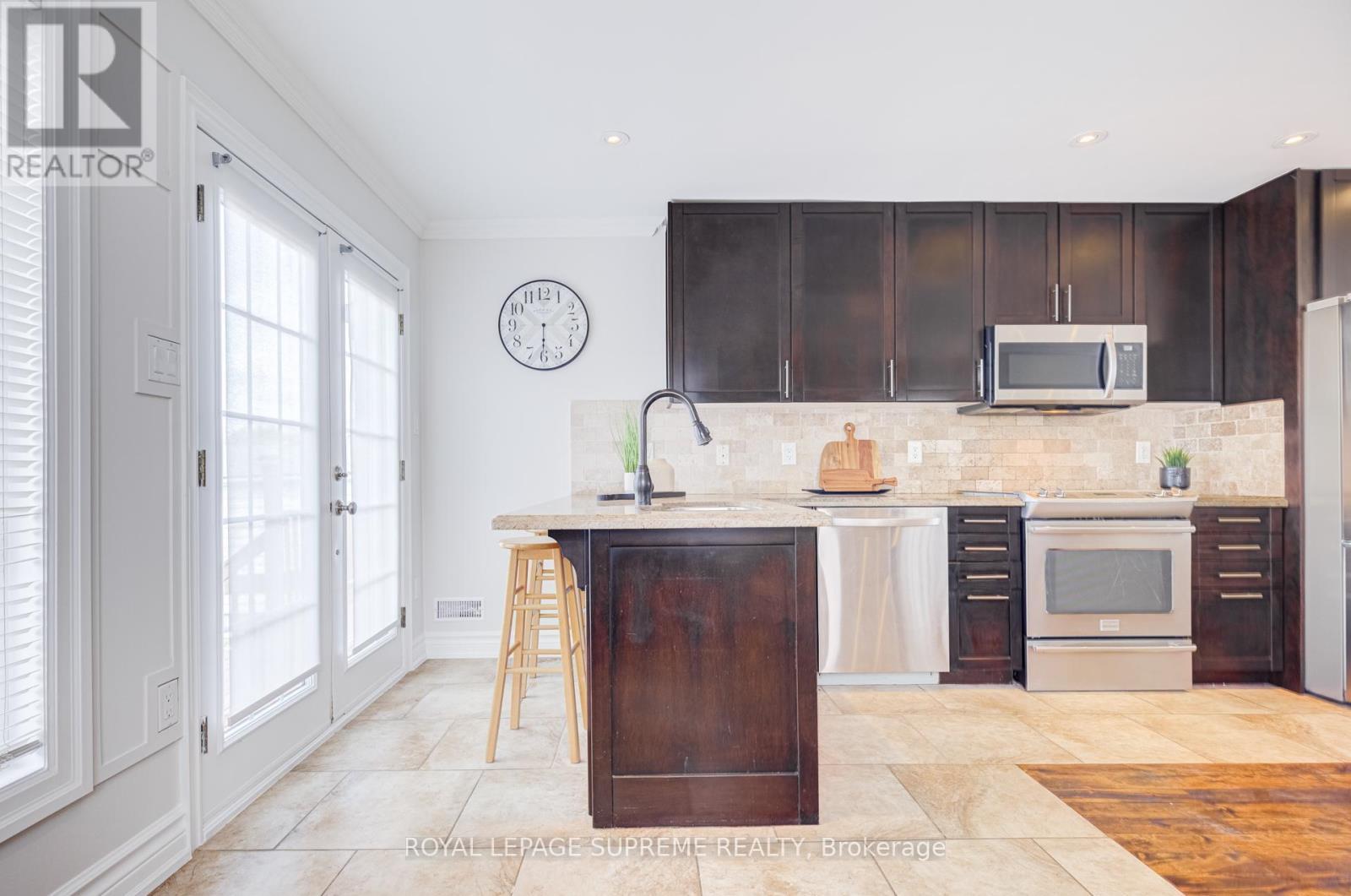 












18 FAIRWEATHER ROAD

,
Toronto,




Ontario
M6M4C7

