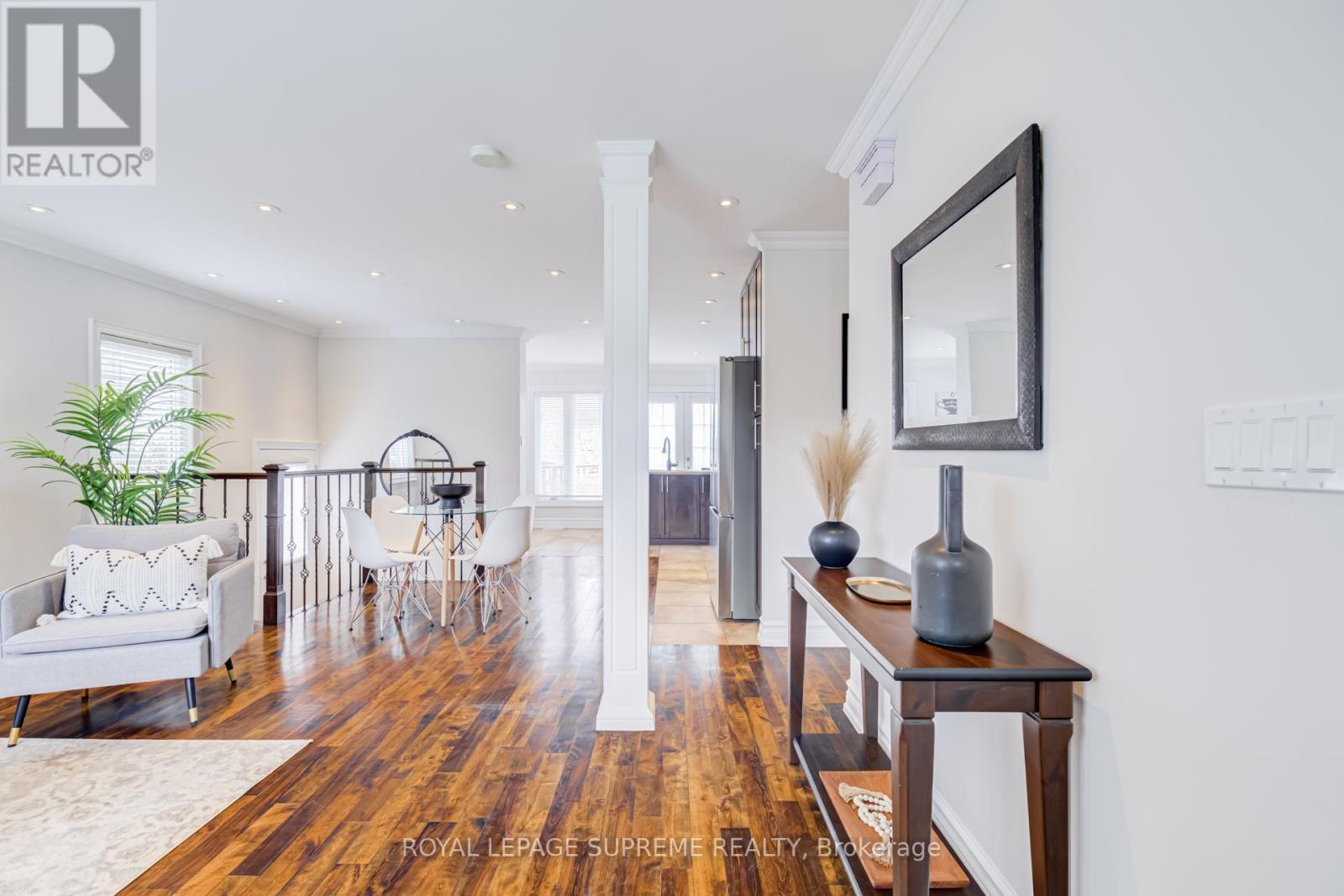 












18 FAIRWEATHER ROAD

,
Toronto,




Ontario
M6M4C7

