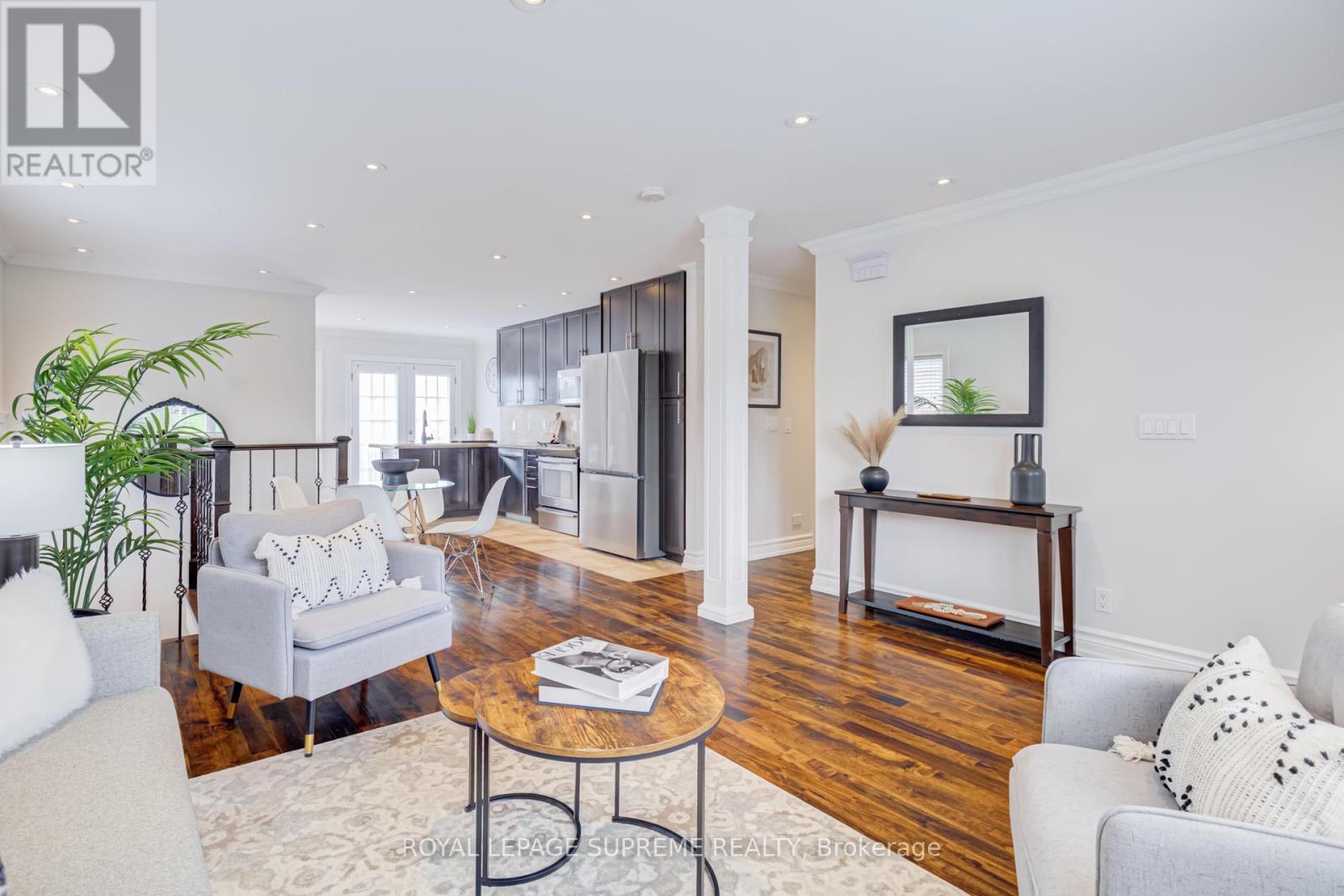 












18 FAIRWEATHER ROAD

,
Toronto,




Ontario
M6M4C7

