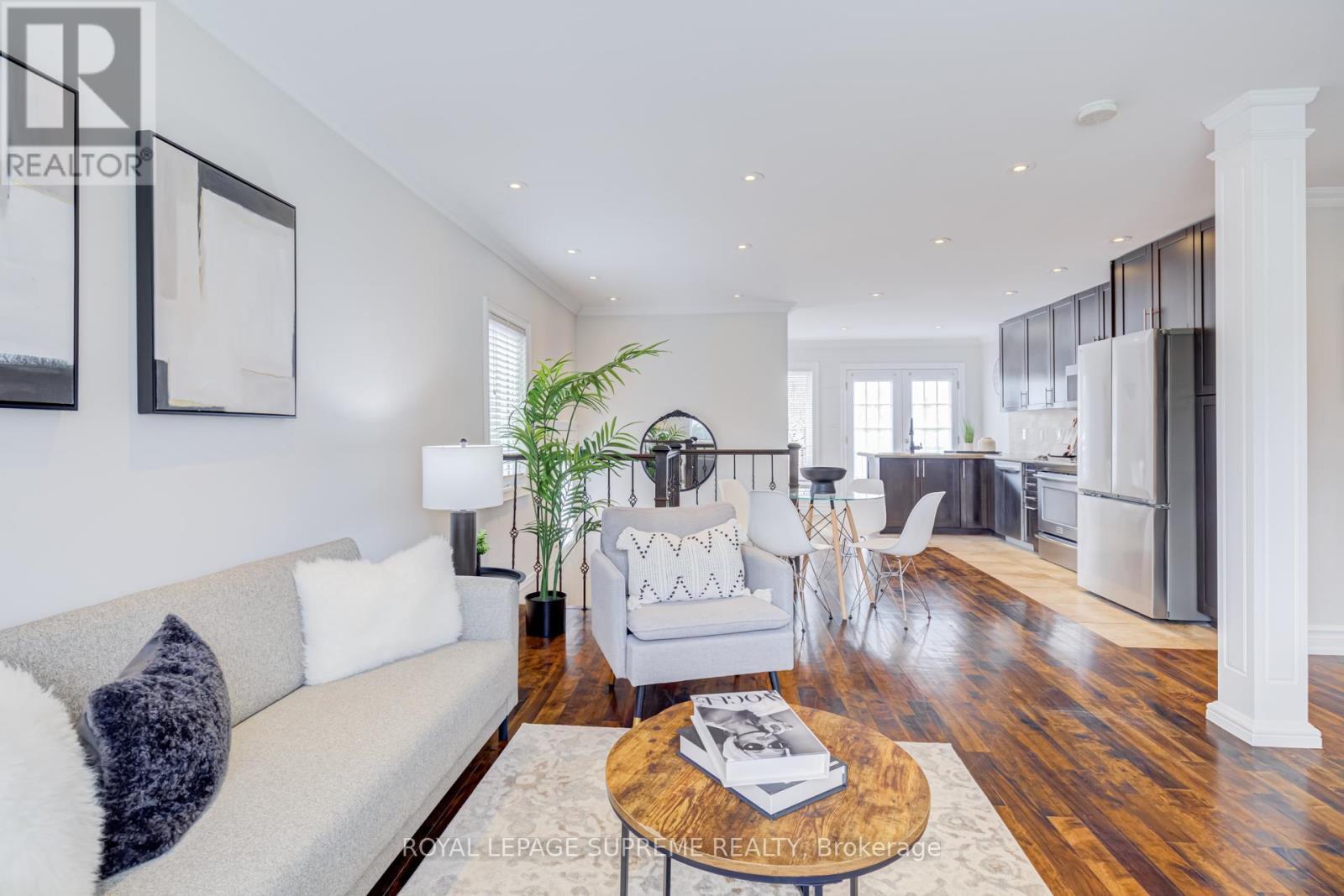 












18 FAIRWEATHER ROAD

,
Toronto,




Ontario
M6M4C7


