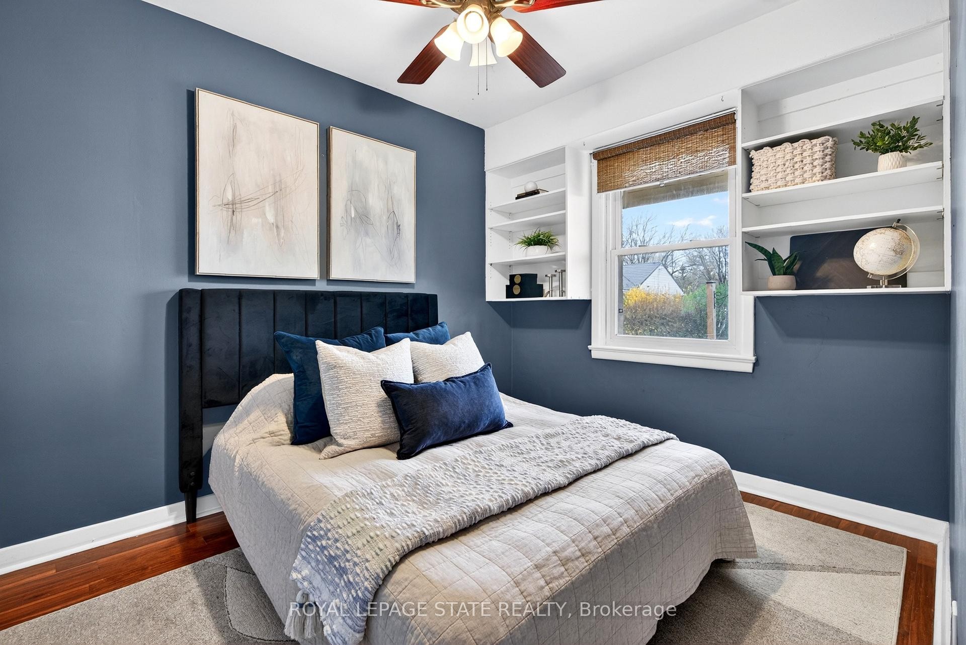 









380


East 37th

Street,
Hamilton,




ON
L8V 4B8

