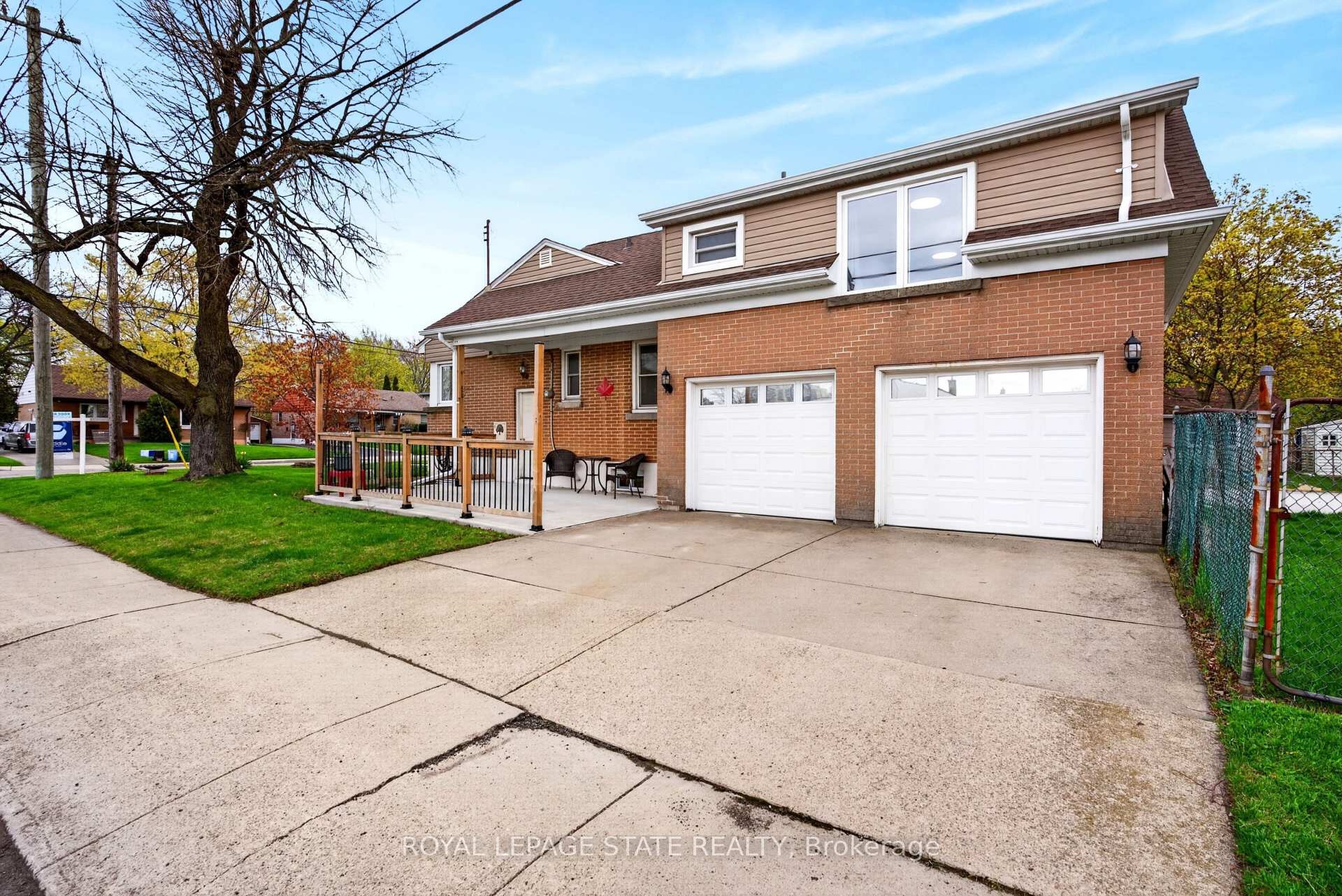 









380


East 37th

Street,
Hamilton,




ON
L8V 4B8

