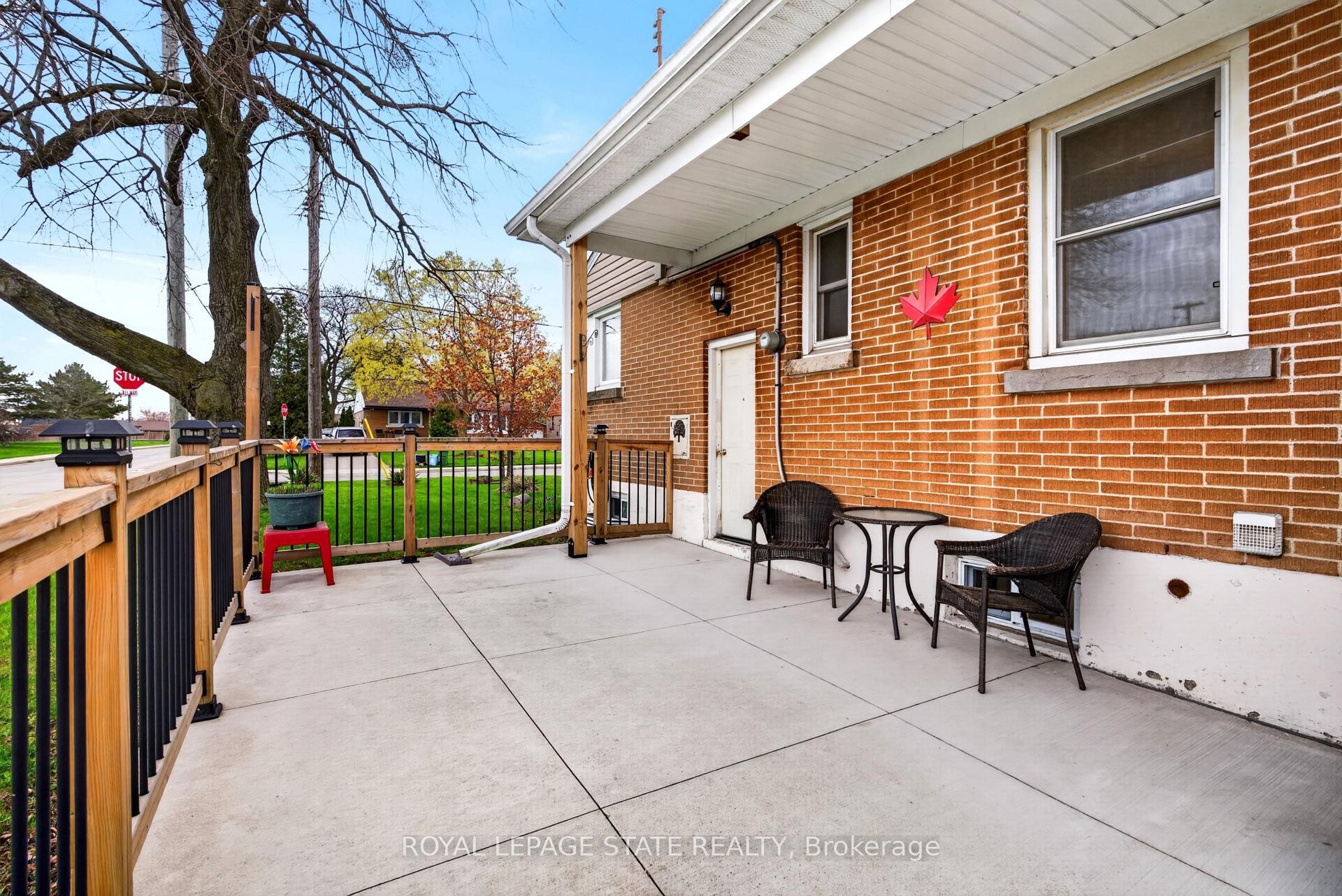 









380


East 37th

Street,
Hamilton,




ON
L8V 4B8

