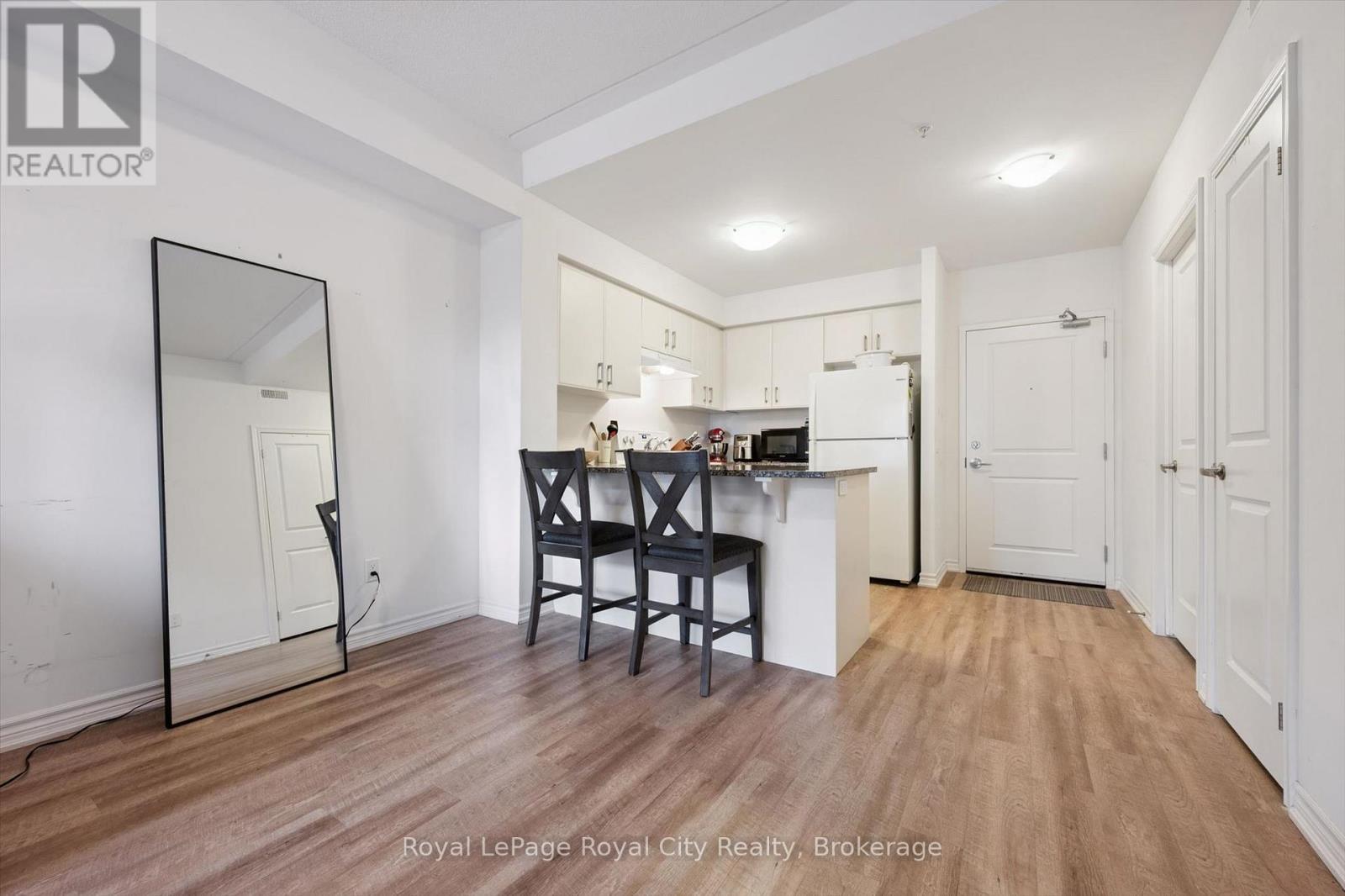 












229 - 1284 GORDON STREET

,
Guelph (Kortright East),




Ontario
N1L0M8

