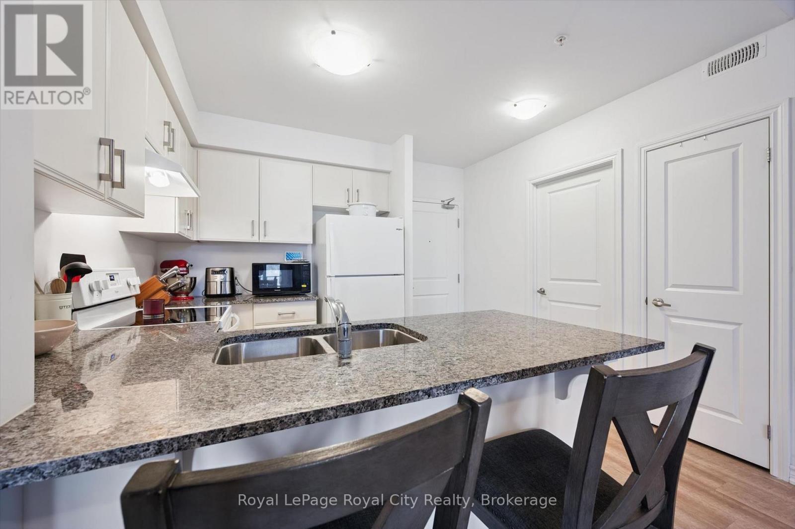 












229 - 1284 GORDON STREET

,
Guelph (Kortright East),




Ontario
N1L0M8

