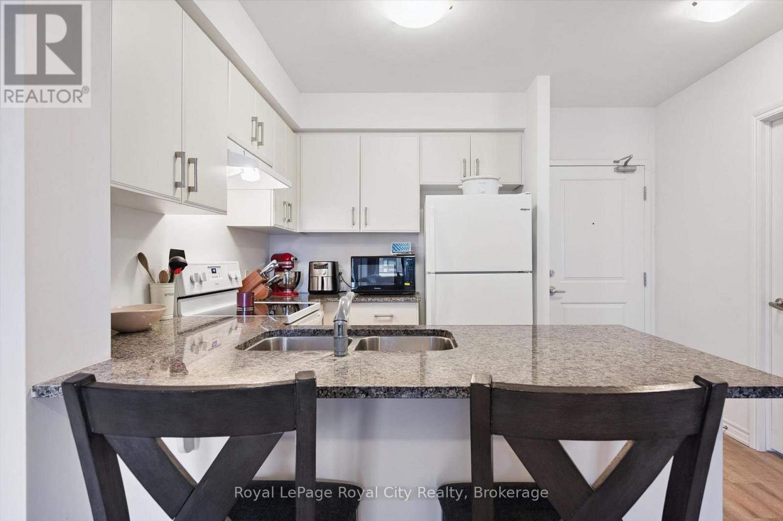 












229 - 1284 GORDON STREET

,
Guelph (Kortright East),




Ontario
N1L0M8

