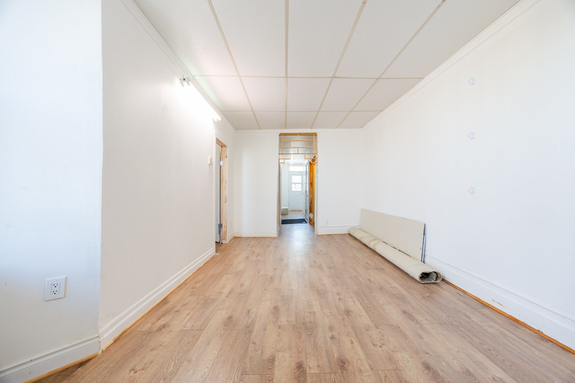 









2359

 - 2363


Rue Logan

,
Montréal (Ville-Marie),




QC
H2K2B4

