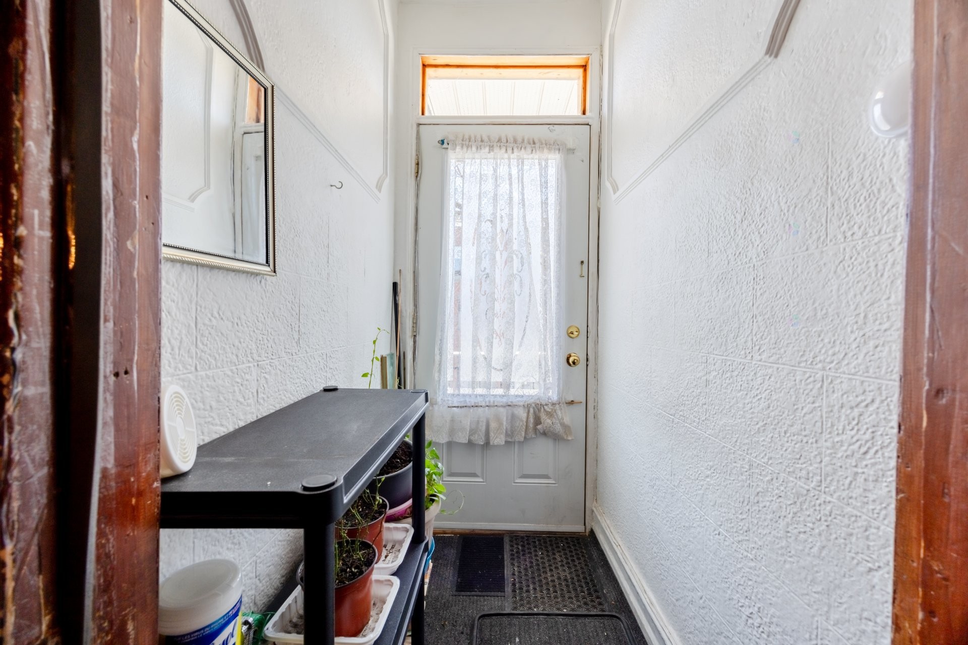 









2359

 - 2363


Rue Logan

,
Montréal (Ville-Marie),




QC
H2K2B4

