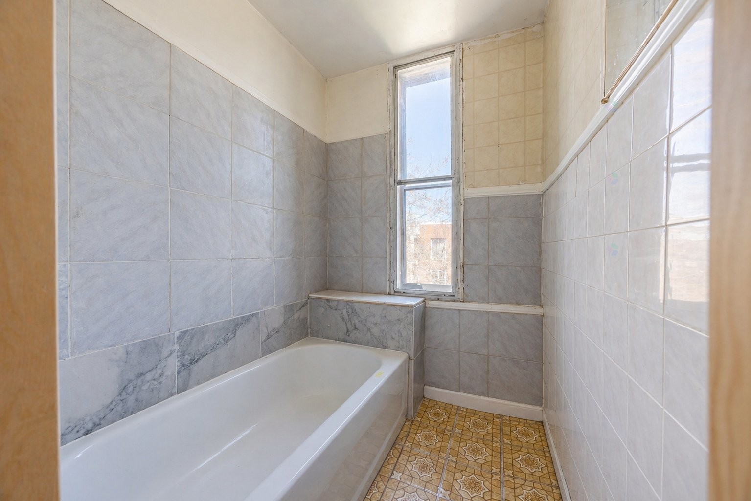 









2359

 - 2363


Rue Logan

,
Montréal (Ville-Marie),




QC
H2K2B4

