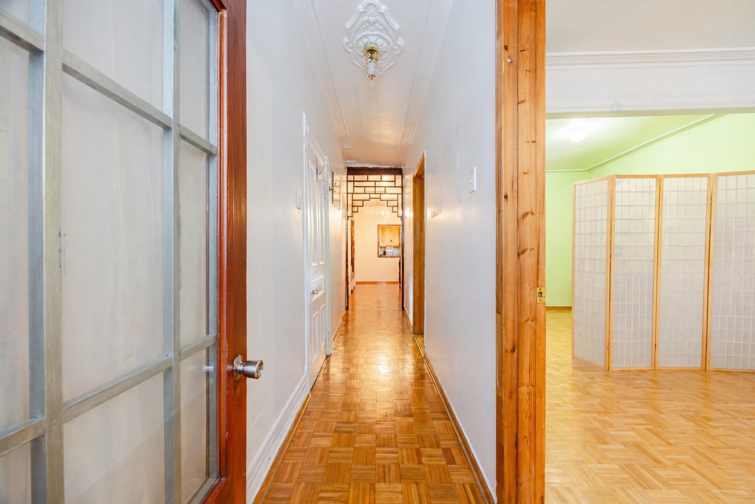 









2359

 - 2363


Rue Logan

,
Montréal (Ville-Marie),




QC
H2K2B4

