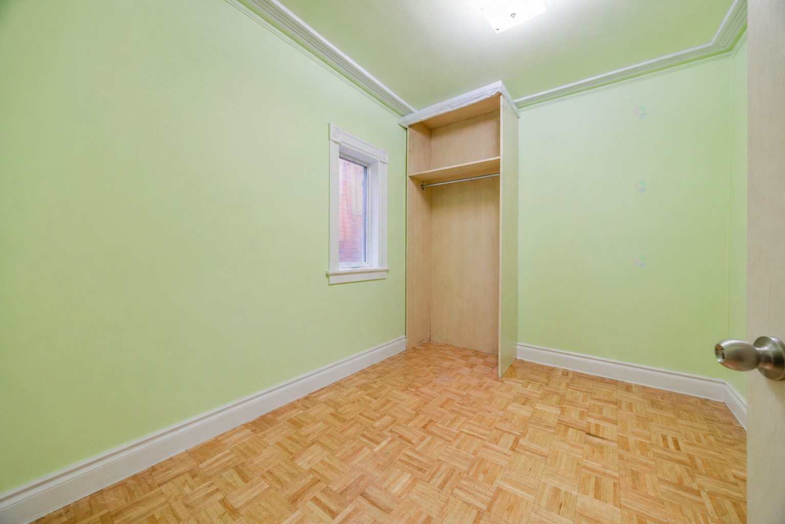 









2359

 - 2363


Rue Logan

,
Montréal (Ville-Marie),




QC
H2K2B4

