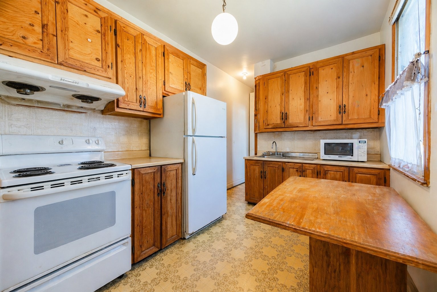 









2359

 - 2363


Rue Logan

,
Montréal (Ville-Marie),




QC
H2K2B4

