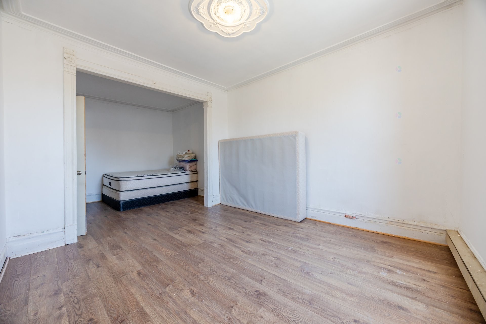 









2359

 - 2363


Rue Logan

,
Montréal (Ville-Marie),




QC
H2K2B4

