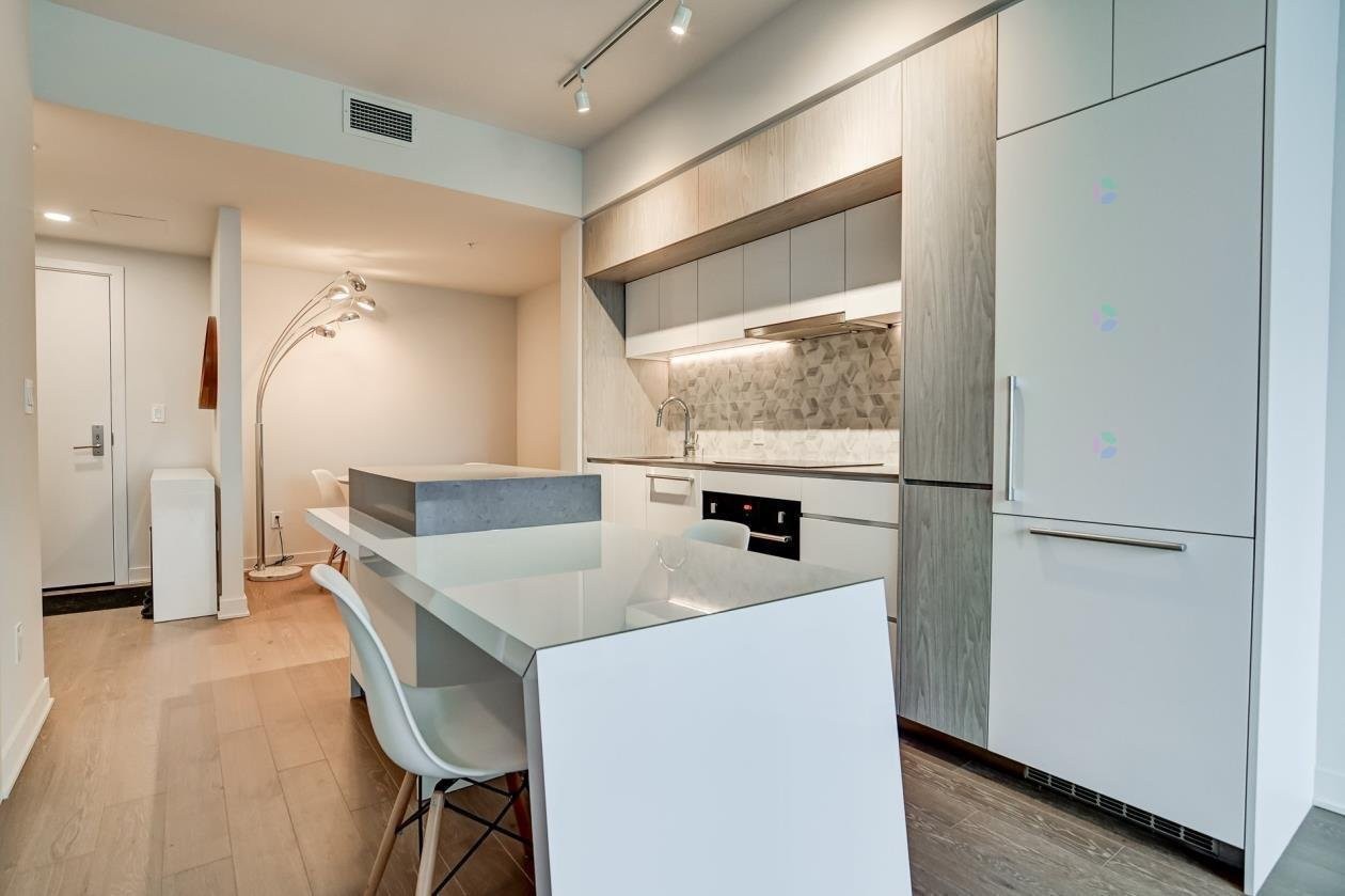 









1188


Rue St-Antoine O.

, 3508,
Montréal (Ville-Marie),




QC
H3C1B4

