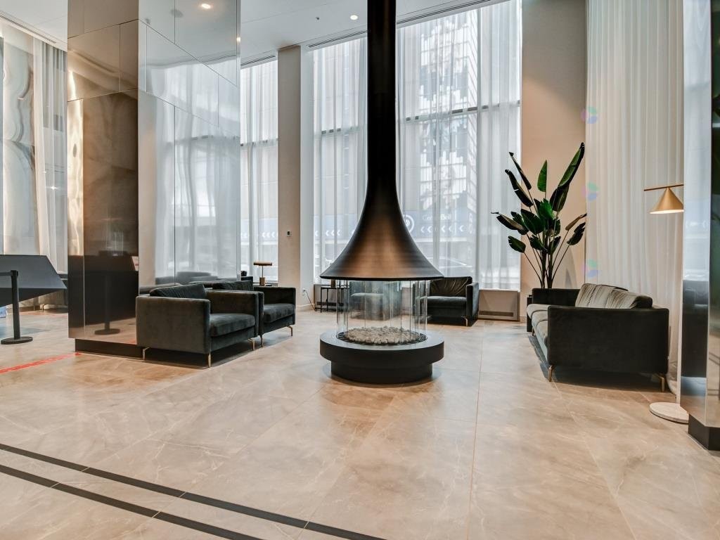 









1188


Rue St-Antoine O.

, 3508,
Montréal (Ville-Marie),




QC
H3C1B4

