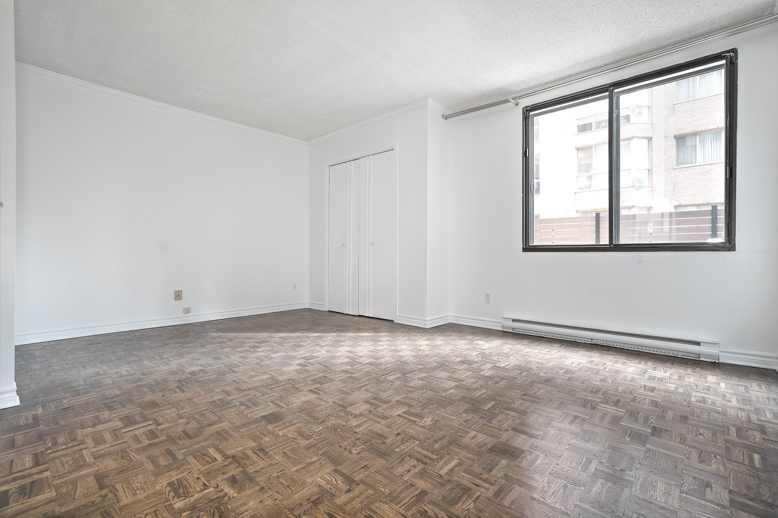 









1360


Rue St-Jacques

, 104,
Montréal (Ville-Marie),




QC
H3C4M4

