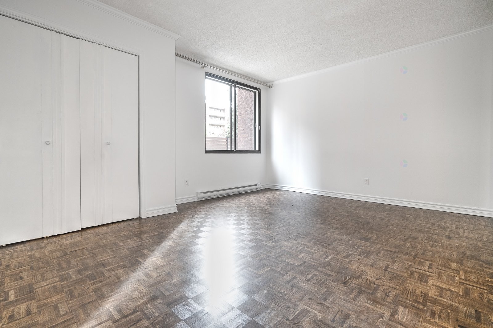 









1360


Rue St-Jacques

, 104,
Montréal (Ville-Marie),




QC
H3C4M4

