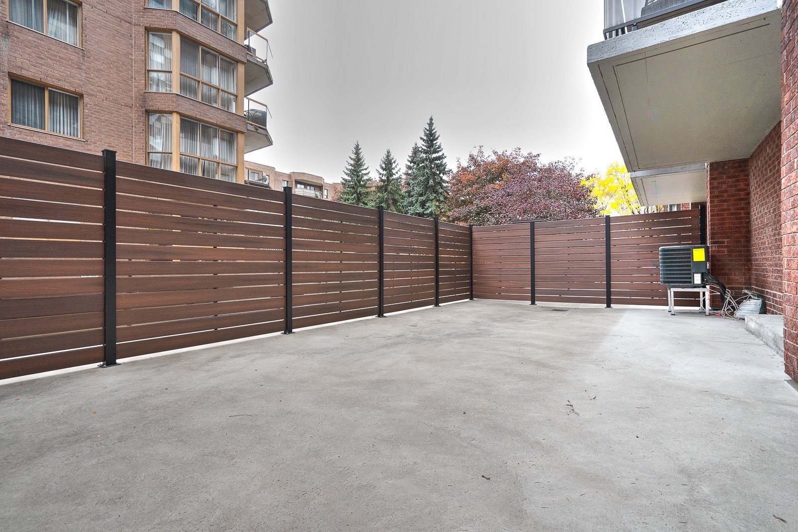 









1360


Rue St-Jacques

, 104,
Montréal (Ville-Marie),




QC
H3C4M4

