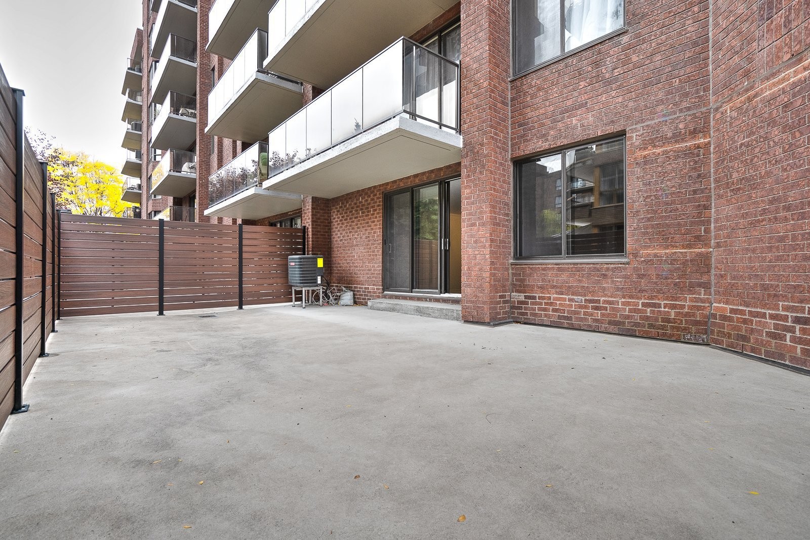 









1360


Rue St-Jacques

, 104,
Montréal (Ville-Marie),




QC
H3C4M4

