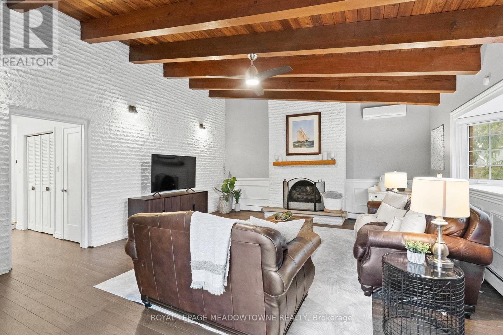 












415 HIGHSIDE DRIVE

,
Milton,




Ontario
L9T1W9

