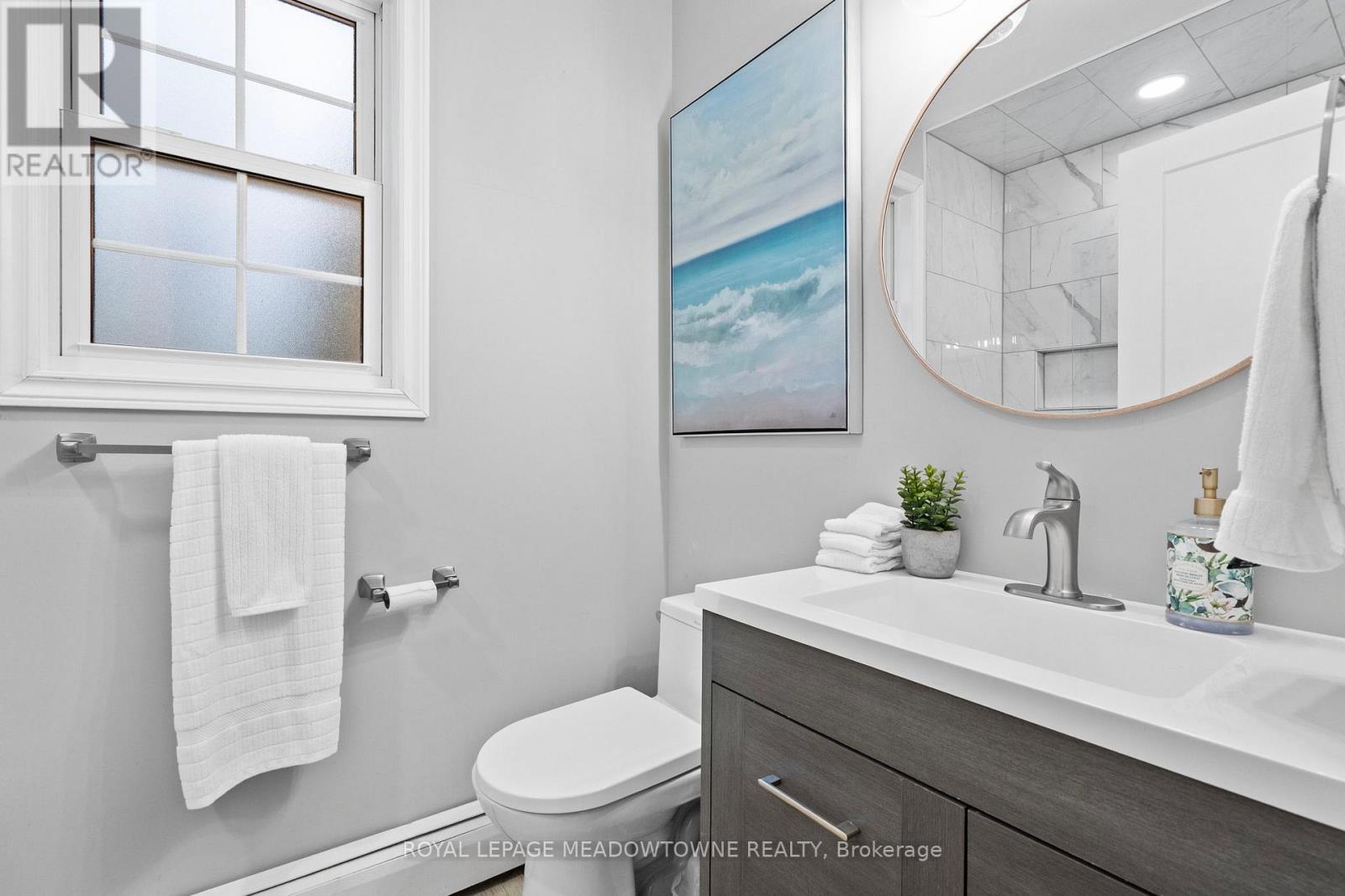 












415 HIGHSIDE DRIVE

,
Milton,




Ontario
L9T1W9

