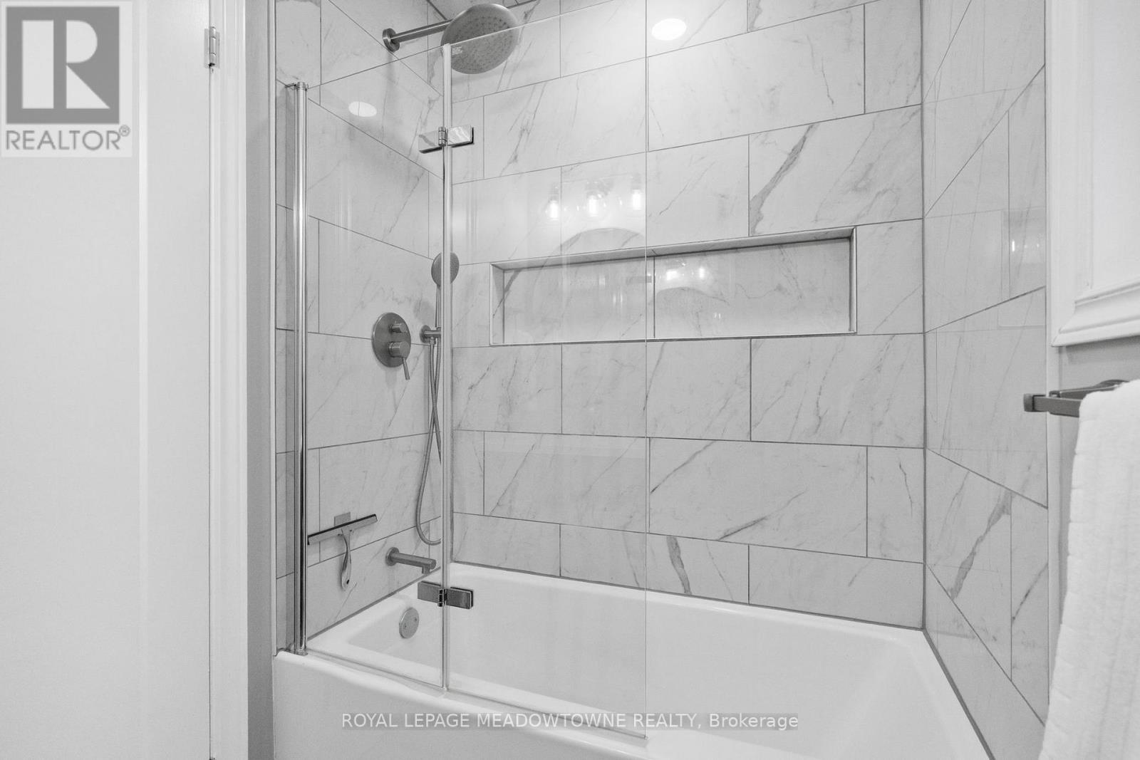 












415 HIGHSIDE DRIVE

,
Milton,




Ontario
L9T1W9

