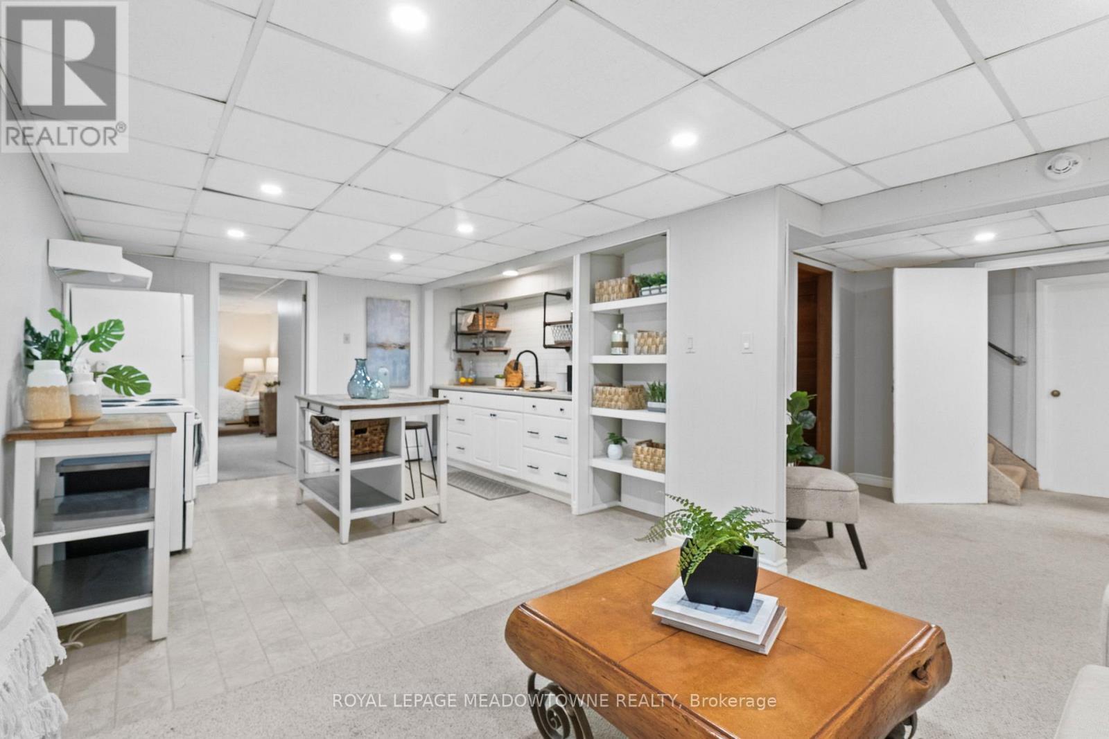 












415 HIGHSIDE DRIVE

,
Milton,




Ontario
L9T1W9

