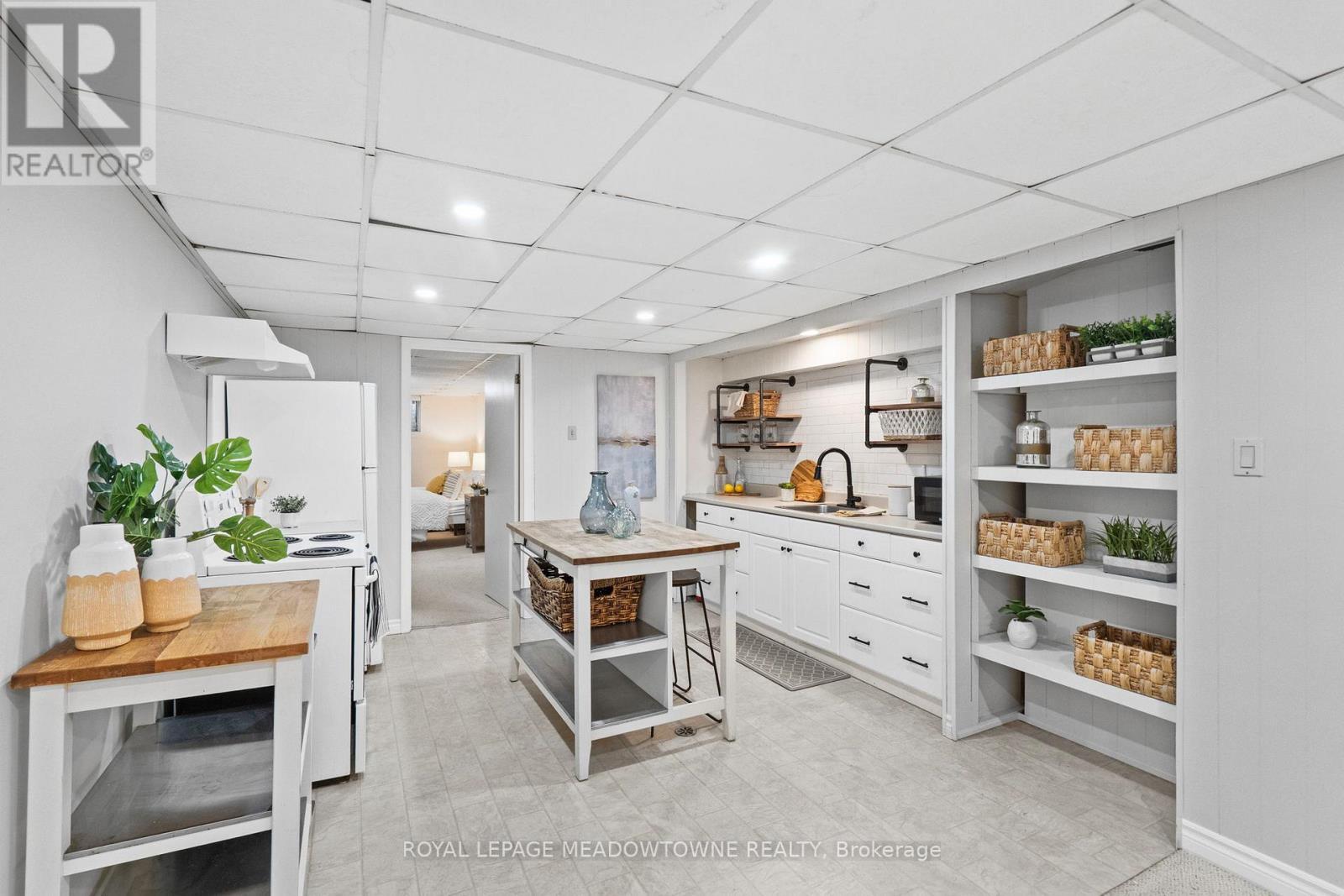 












415 HIGHSIDE DRIVE

,
Milton,




Ontario
L9T1W9

