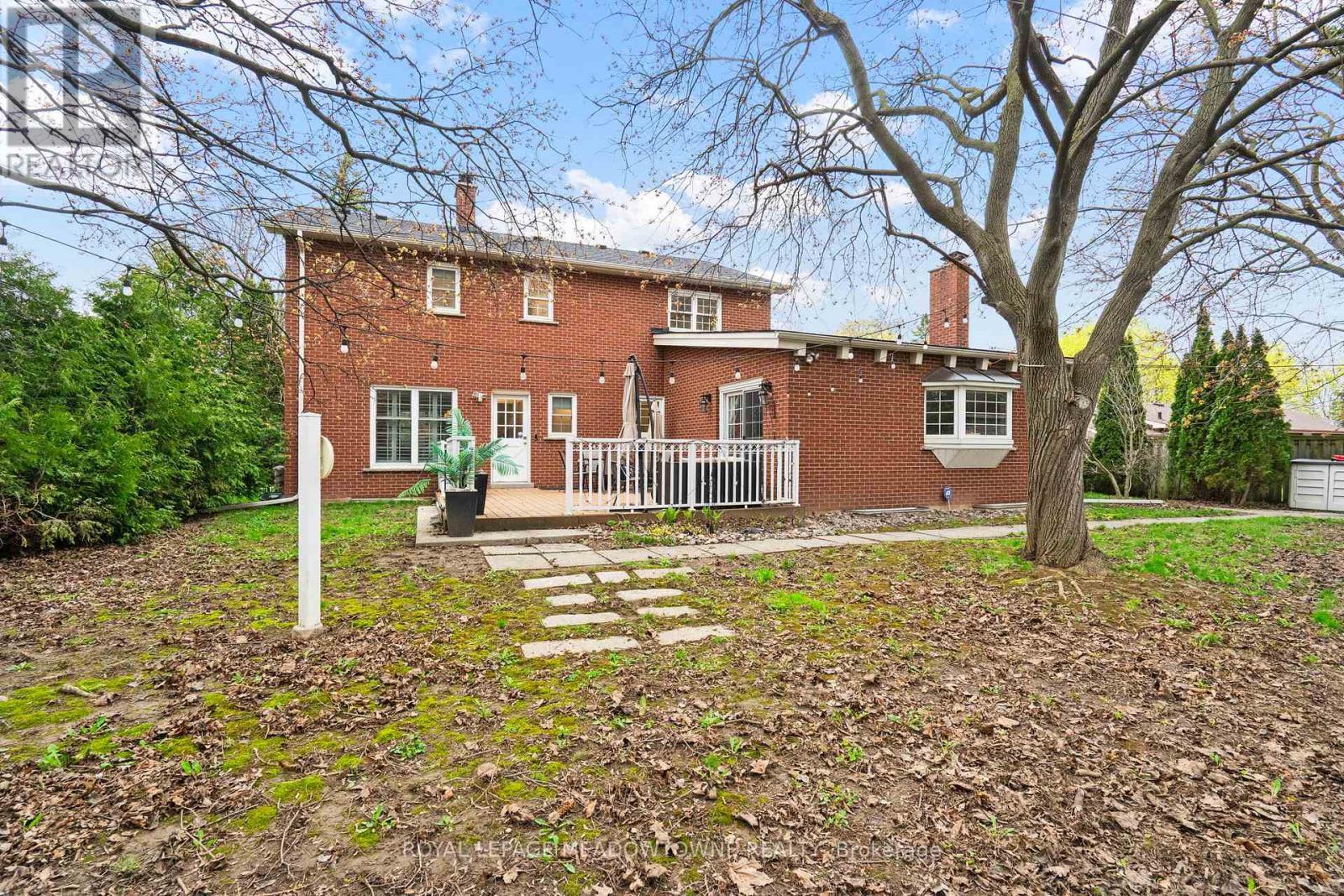 












415 HIGHSIDE DRIVE

,
Milton,




Ontario
L9T1W9

