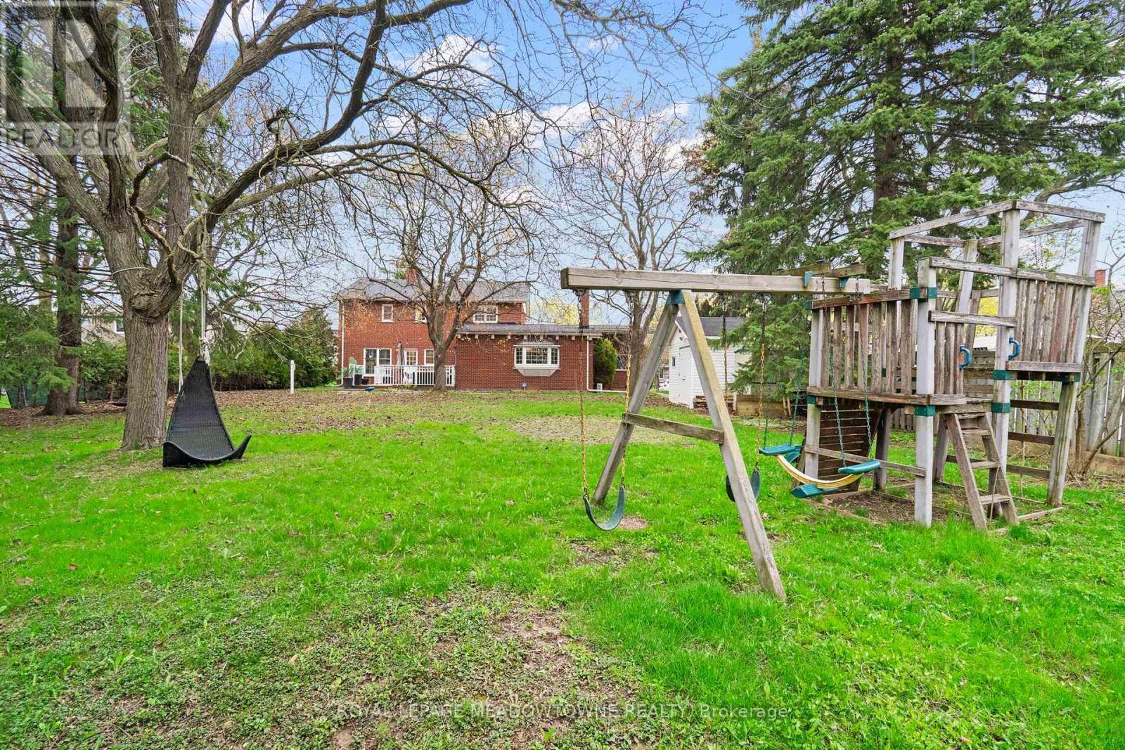 












415 HIGHSIDE DRIVE

,
Milton,




Ontario
L9T1W9

