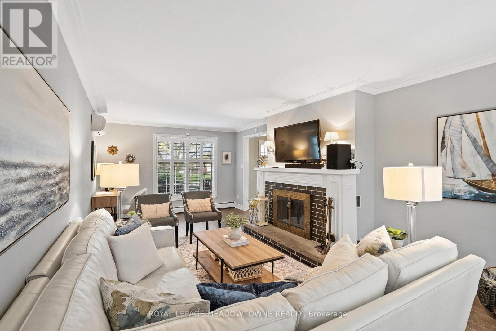 












415 HIGHSIDE DRIVE

,
Milton,




Ontario
L9T1W9

