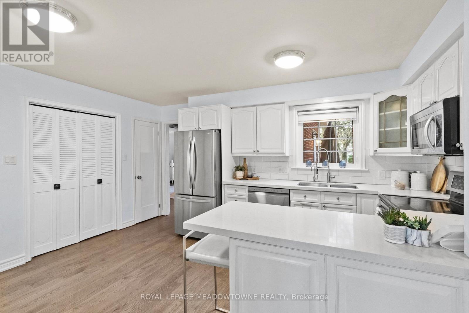 












415 HIGHSIDE DRIVE

,
Milton,




Ontario
L9T1W9

