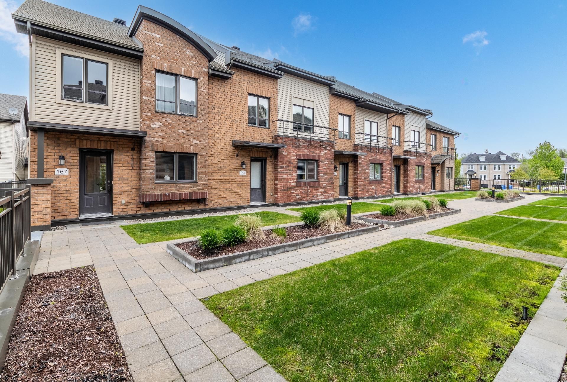 









167


Rue de Cherbourg

,
Candiac,




QC
J5R6R6

