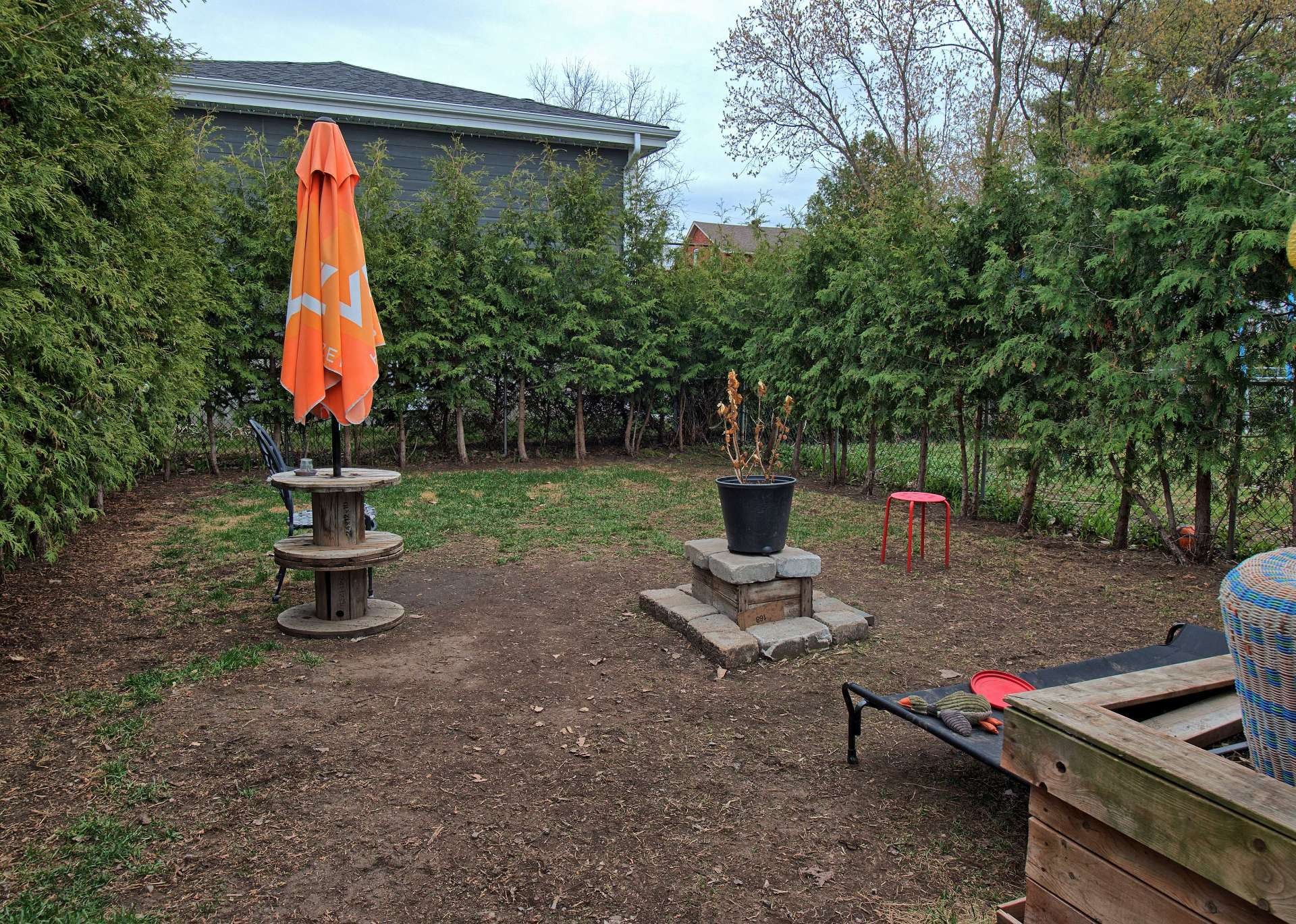 









38

 - 40


Rue Broad

,
Gatineau (Aylmer),




QC
J9H4H3

